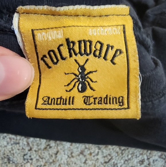 Original 2000's Pink Floyd "The Wall" tee - Picture 3 of 3